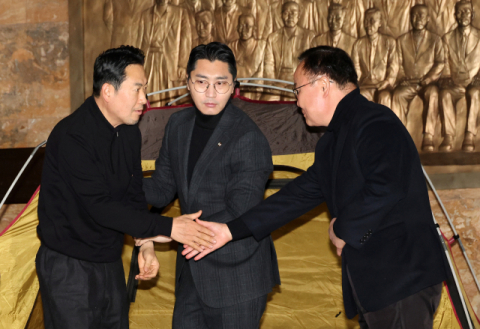 '단식 5일차' 장동혁, 김재원이 동조단식 '첫 스타트' 끊었다 