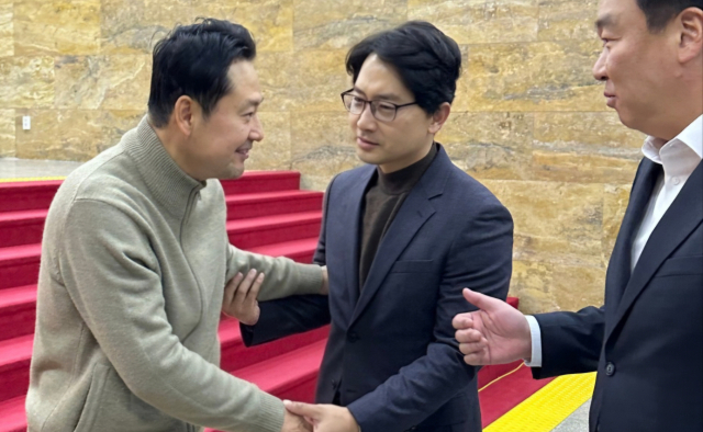 장동혁 단식장 찾은 김병욱 