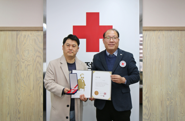 이준영(왼쪽) 대구고등검찰청 행정관이 