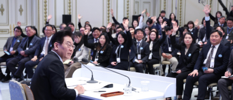 李대통령 신년 기자회견 