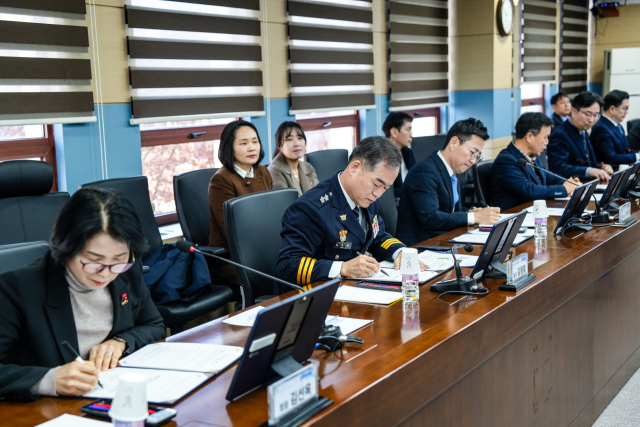 경남경찰청은 경남사회복지공동모금회, 경남은행, 경남재가노인복지협회, 경찰발전위원회, 농협중앙회 경남본부 등 6개 기관과 