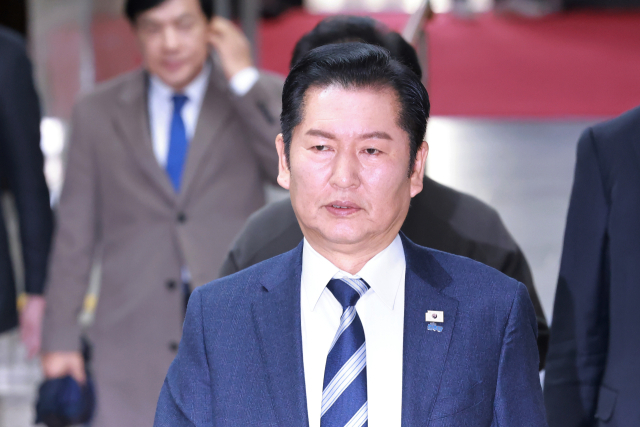 더불어민주당 정청래 대표가 22일 국회에서 열린 정책 의원총회에 참석하고 있다. 연합뉴스