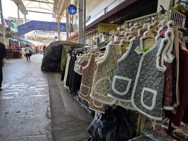 대구 중구 서문시장 점포에서 판매 중인 