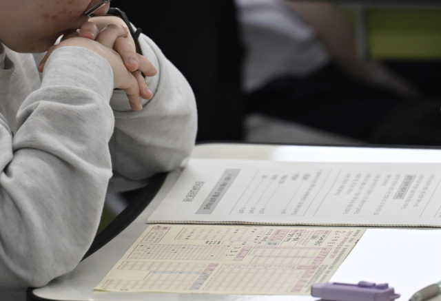 2026학년도 대학수학능력시험 전국연합학력평가가 실시된 지난해 6월 4일 오전 대구 수성구 대구여자고등학교에서 고3 수험생들이 시험을 치르고 있다. 매일신문 DB