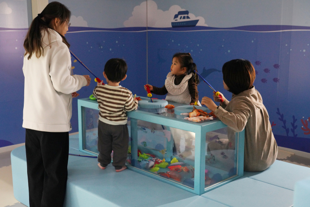 지난 2일 문을 연 평해어울림센터에서 아이들이 즐거운 시간을 보내고 있다. 울진군제공