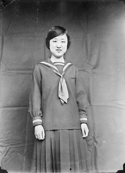 나라가 망한 후 고종은 61세 되던 해에 궁녀 양 씨에게 승은을 입혀 덕혜옹주를 얻었다. 덕혜는 일본 귀족학교인 가쿠슈인 재학 중 조현병이 발병하여 정신병원 신세를 져야 했다.