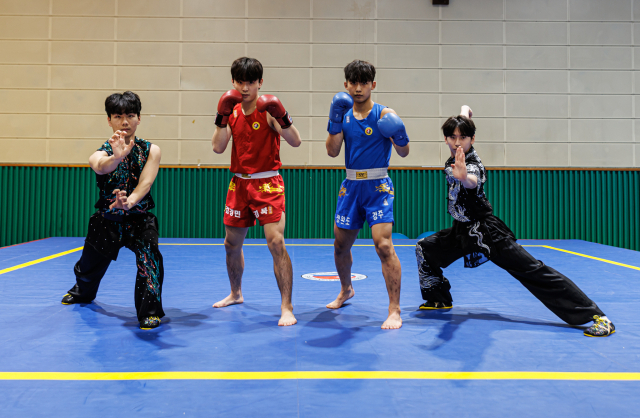 경주디자인고 우슈팀 선수들. 왼쪽부터 고도경, 김경민, 정완도, 박준우. 이화섭 기자.