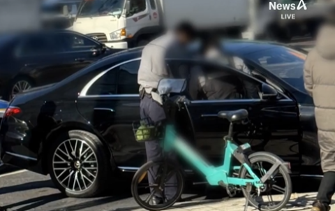 '프로포폴 주사' 꽂고 졸며 벤츠 운전…30대, 강남 한복판서 딱걸렸다  