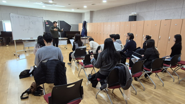 박혜산 부지휘자 연수 모습. 대구문화예술진흥원