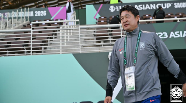 같은 경기, 다른 태도…한·베 축구감독 엇갈린 리더십