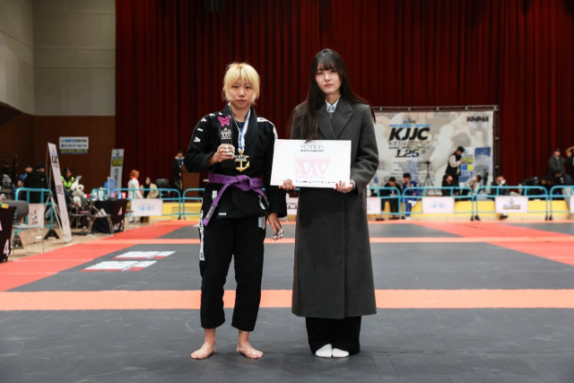 세미앙대구AA토너먼트V 여성부에서 정상에 오른 안수빈. 뽀빠이연합의원KMMA파이터에이전시 제공