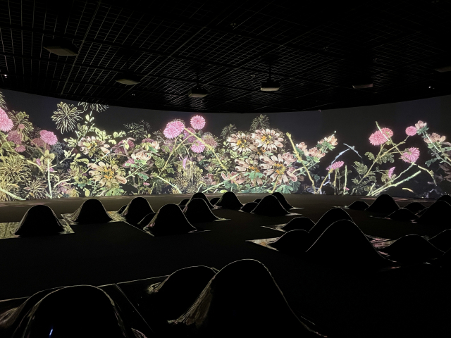 전시실5에서는 기존의 실감영상 