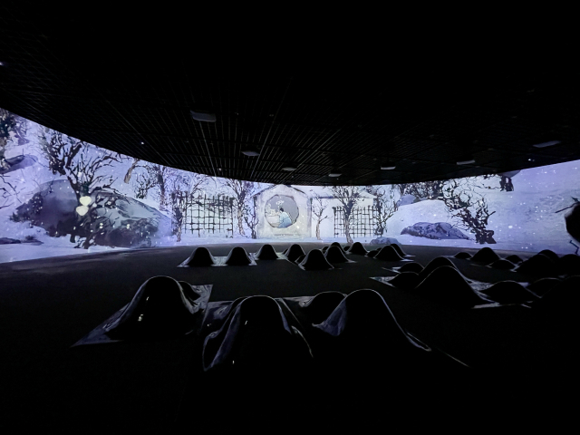 전시실5에서는 기존의 실감영상 