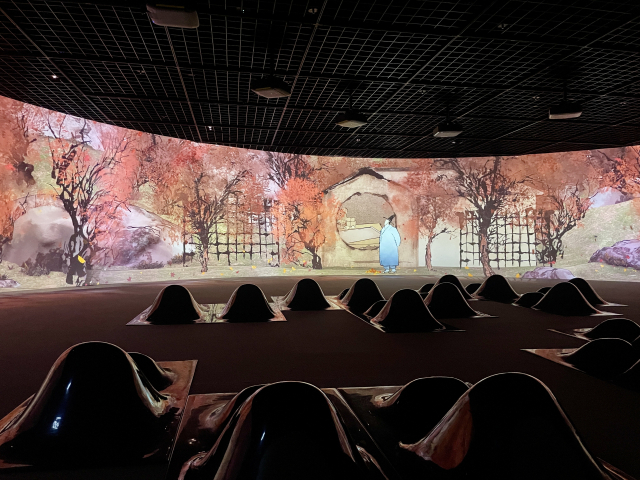 전시실5에서는 기존의 실감영상 