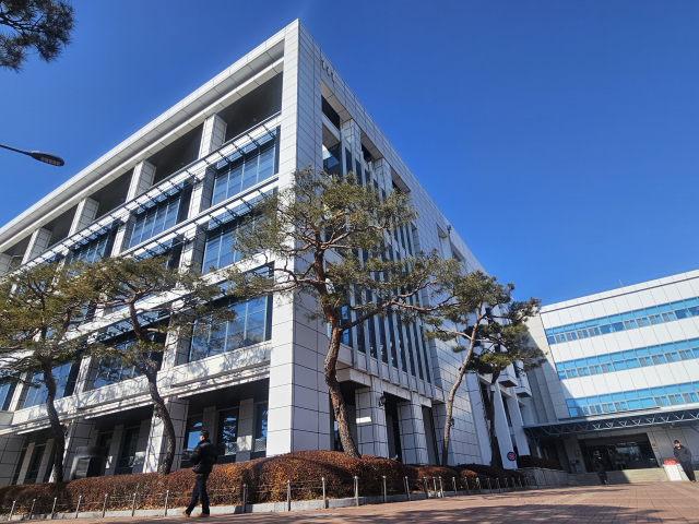 경북대학교 중앙도서관 전경. 윤정훈 기자