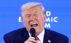 트럼프, 관세 인상 하루 만에 