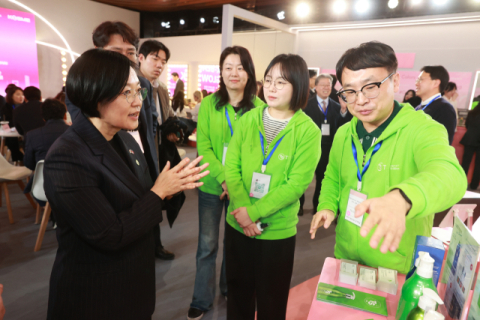 中企 수출, 자동차·화장품이 이끌었다…연간 1186억달러 '역대 최대'