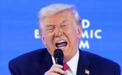 트럼프, 관세 인상 질문에 