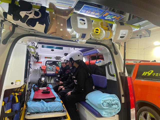대구소방안전본부는 오는 2월 27일까지 계명문화대학교 응급구조과 학생 13명 대상으로 119구급차 동승 현장실습 교육을 진행한다. 대구소방안전본부 제공