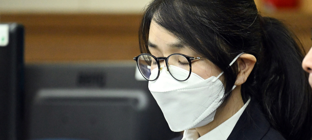 法, 김건희 여사 1심서 징역 1년 8개월 선고