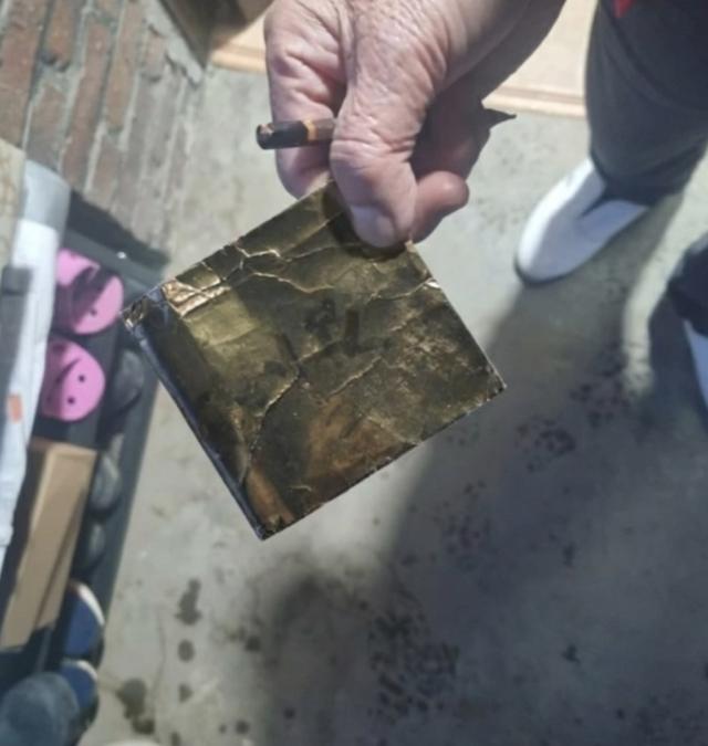 손주가 준 쌈짓돈, 양말 넣고 길나섰다가…낡은 봉투 찾아낸 한 경찰관