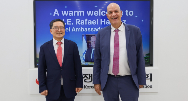 라파엘 하르파즈 주한이스라엘대사 전쟁기념관 방문