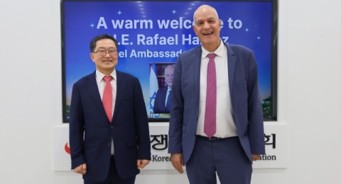 라파엘 하르파즈 주한이스라엘대사 전쟁기념관 방문