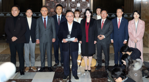 국힘 친한계 의원 16명, 한동훈 제명에 '지도부 총사퇴' 요구