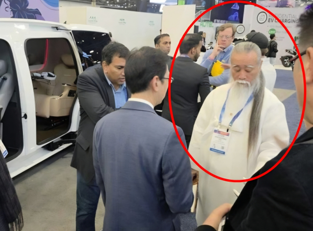 공이 6일(현지시간) 미국 라스베이거스에서 개막한 세계 최대 전자 전시회 