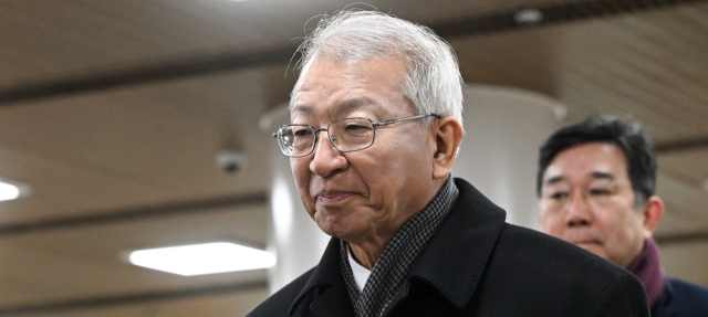 '사법농단' 양승태, 징역 6월·집유 1년…1심 무죄 뒤집혔다