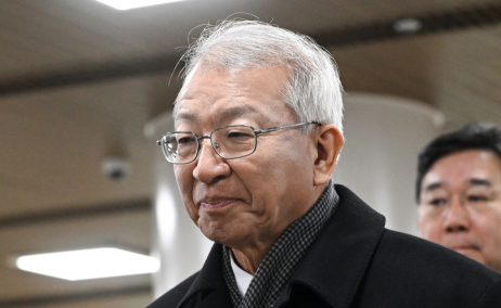 '사법농단' 양승태, 징역 6월·집유 1년…1심 무죄 뒤집혔다