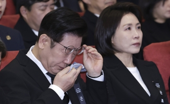 李 대통령 부부, 고(故) 이해찬 전 총리 영결식 참석