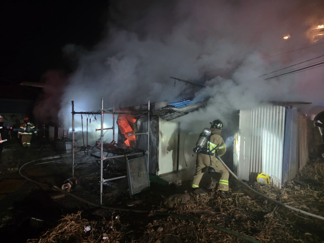 경북 의성군 단독주택서 화재…중국 국적 60대 1명 심정지 상태로 발견돼