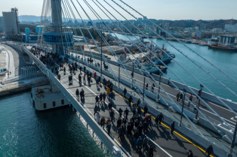 [포토뉴스] 포항 랜드마크 '해오름대교' 개통