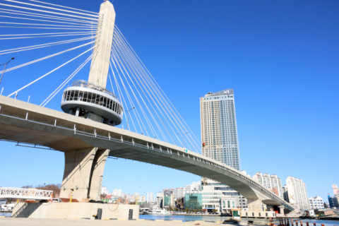 동해 일출 품은 해상교량…경북 포항 '해오름대교' 개통