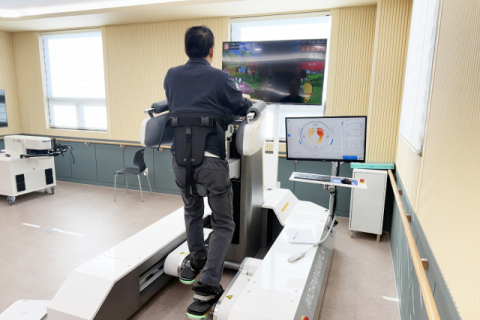 청송군, 장애인 재활의료 새 지평…'로봇재활운동실' 운영