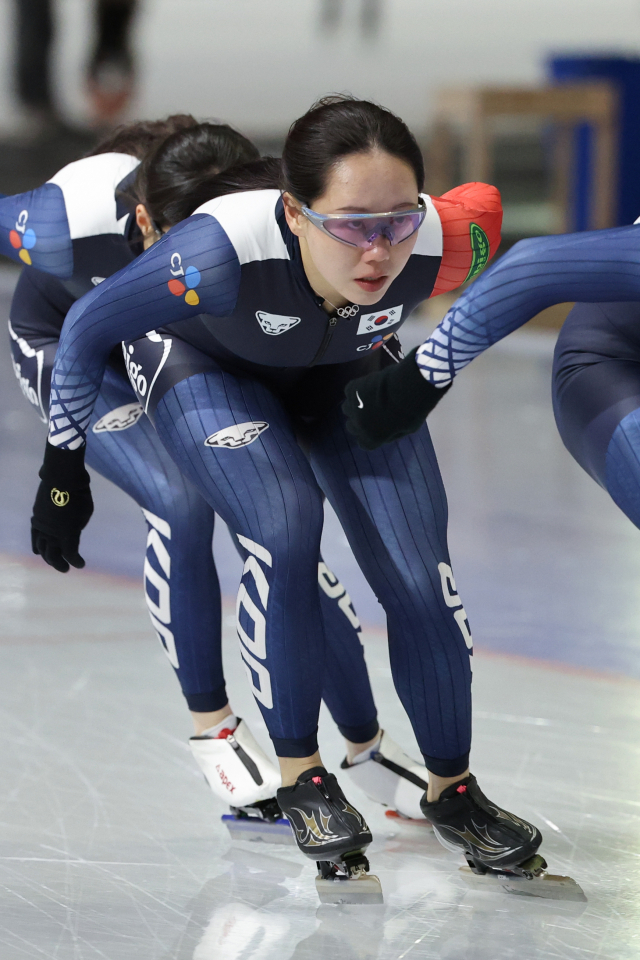 밀라노 코르티나담페초 동계올림픽 개막을 한 달여 앞둔 지난달 8일 스피드스케이팅 박지우가 서울 노원구 태릉국제스케이트장에서 훈련하고 있다. 연합뉴스