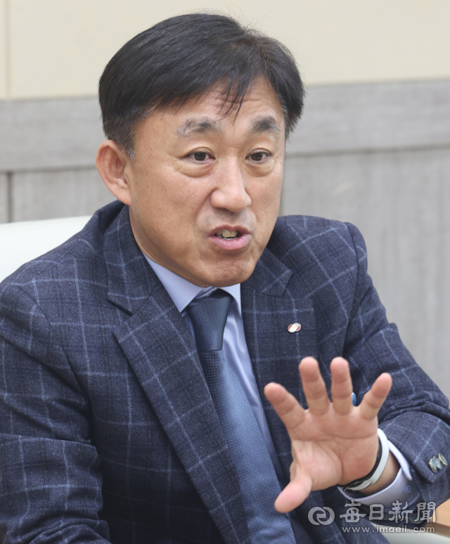 오현진 한국전력공사 대구본부 본부장이 2일 사옥에서 매일신문과 인터뷰를 하고 있다. 안성완 기자 asw0727@imaeil.com