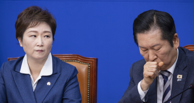 합당·1인1표제 반발…공개 석상서 터진 與 당대표 성토