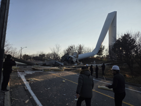 영덕 풍력발전기 1기 파손…인명피해는 없어