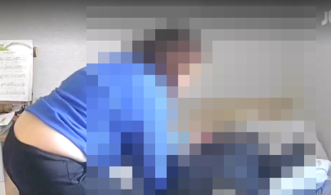 초등생 따라 집까지 침입 낯선여성…침대 눕히고 속옷 벗으며 '이상 행동'