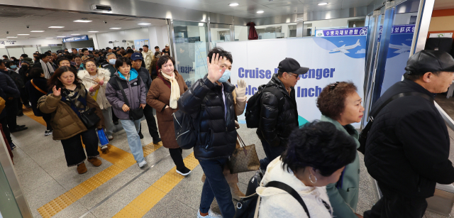 춘제 앞두고 방한 중국인 급증…25만명 한국 '러시'