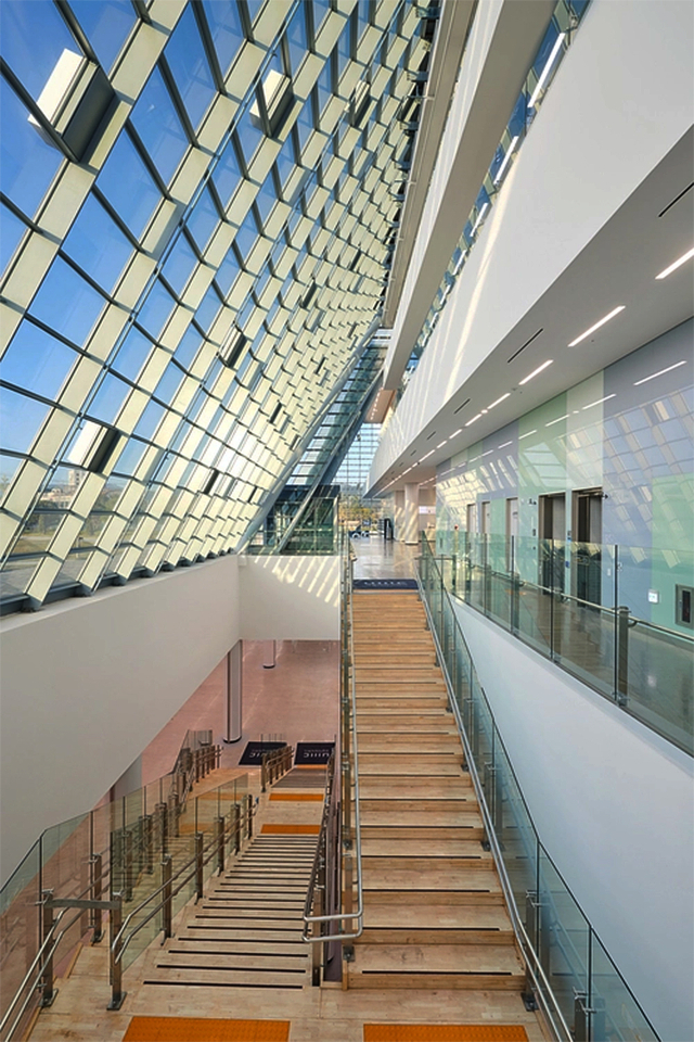 1층에서 지하 전시장으로 내려가는 계단. 전남도립미술관 제공