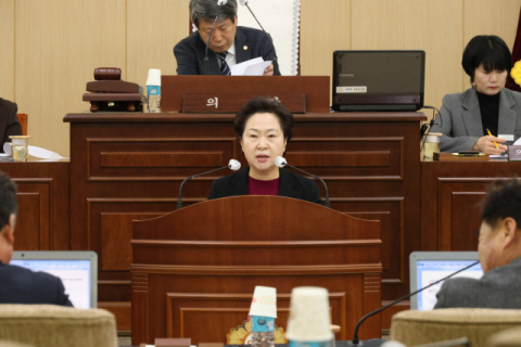 봉화군의회, 농어촌민박 지원·주차장 무료 개방 조례 심사