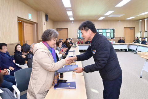 배움을 나누는 지역 리더 탄생… 청송군 평생교육지도자 수료