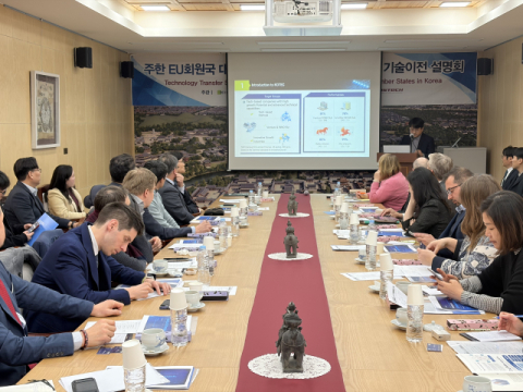 경북TP, '주한 EU 회원국 대사관 과학·디지털 참사관 초청 기술이전 설명회' 개최