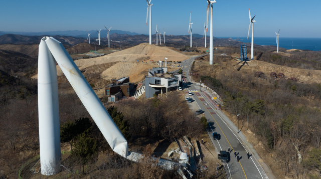 영덕 사고 재발할라…노후 풍력발전기 안전점검