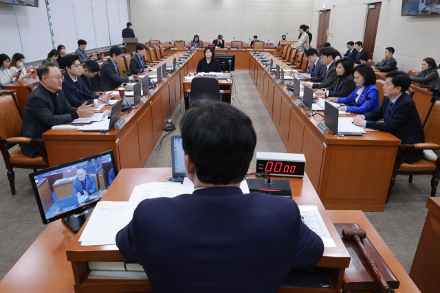 5일 국회에서 열린 연금개혁특별위원회 전체회의에서 야당 간사에 새로 선임된 국민의힘 안상훈 의원이 인사말하고 있다. 연합뉴스