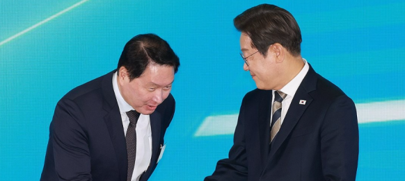 李대통령 '가짜뉴스' 질타에…최태원 