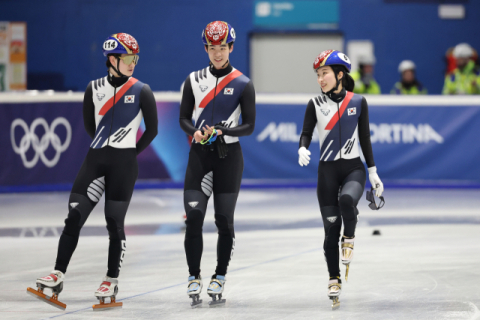 [동계 올림픽] '세계 최강' 한국 쇼트트랙, 혼성계주로 첫 출격